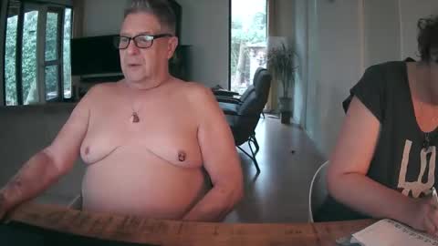 woodwurm and Snoeske online show from 03-09-26, 06:17