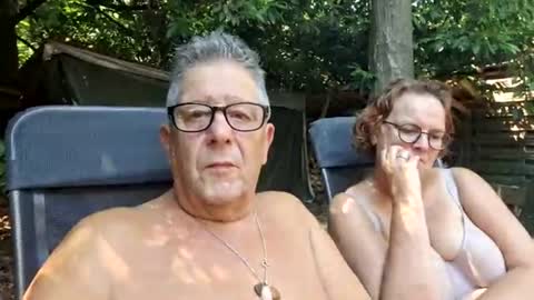 Snapshot of woodwurm chatting on 06-18-26, 01:15 woodwurm and Snoeske online show from 06-18-26, 01:15