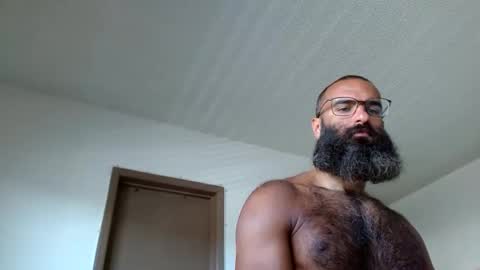 woof_wolf37 online show from 06-11-26, 03:32