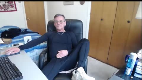 Snapshot of worldlarge chatting on 02-07-26, 02:10 Large one online show from 02-07-26, 02:10