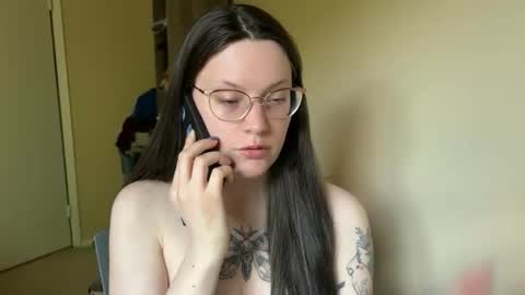 Lucina online show from 04-27-26, 06:50