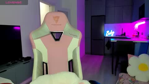 Emi online show from 01-13-26, 05:07