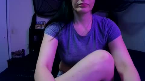 Snapshot of wrenleigh chatting on 06-10-26, 05:18 Crystal Lake online show from 06-10-26, 05:18