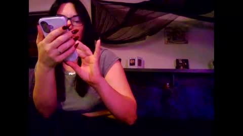Snapshot of wrenleigh chatting on 06-11-26, 07:17 Crystal Lake online show from 06-11-26, 07:17