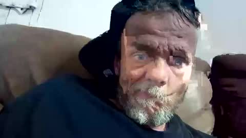 Snapshot of wsmfpfam chatting on 10-28-25, 05:55 Panic People online show from 10-28-25, 05:55