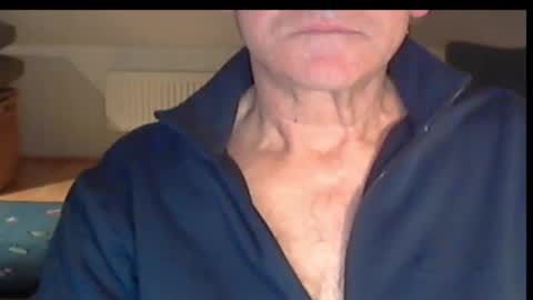 Snapshot of wuki123 chatting on 12-04-25, 05:32 Wuki online show from 12-04-25, 05:32