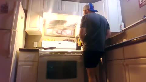 Snapshot of wundrsword33 chatting on 01-05-25, 11:37 BONER DONOR online show from 01-05-25, 11:37