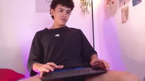 Snapshot of wyatt_444 chatting on 12-19-24, 10:32 wyatt online show from 12-19-24, 10:32