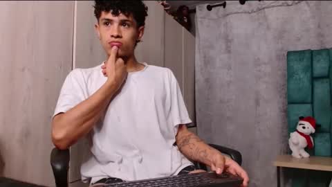 Snapshot of wyatt_444 chatting on 01-10-25, 02:46 wyatt online show from 01-10-25, 02:46