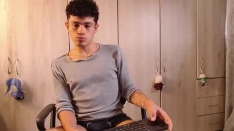 Snapshot of wyatt_444 chatting on 01-11-25, 10:40 wyatt online show from 01-11-25, 10:40