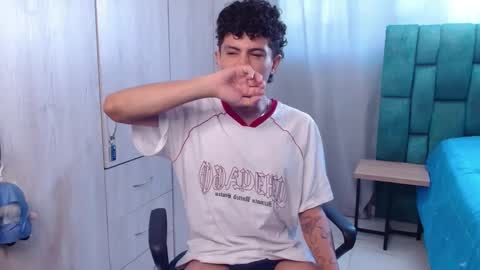 Snapshot of wyatt_444 chatting on 01-17-25, 04:15 wyatt online show from 01-17-25, 04:15