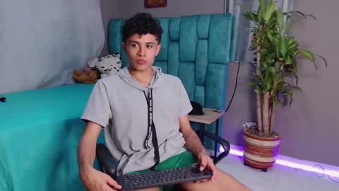 Snapshot of wyatt_444 chatting on 01-22-25, 11:32 wyatt online show from 01-22-25, 11:32