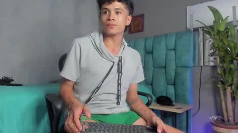 Snapshot of wyatt_444 chatting on 01-23-25, 02:44 wyatt online show from 01-23-25, 02:44