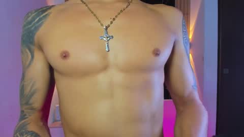 Snapshot of wyatt_rose chatting on 11-05-25, 04:01 wyatt online show from 11-05-25, 04:01