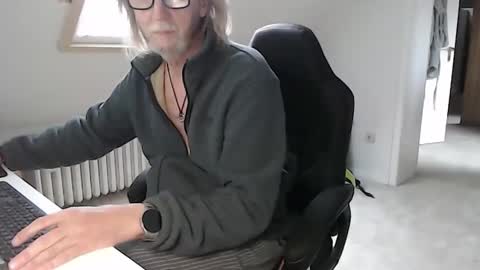 WyattEarp64 online show from 10-15-25, 09:09