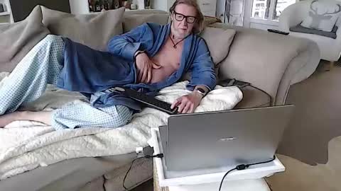 WyattEarp64 online show from 04-09-26, 08:09