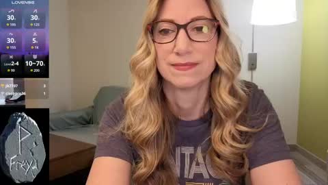 Snapshot of wynfreya chatting on 05-18-26, 12:00 Wyn online show from 05-18-26, 12:00
