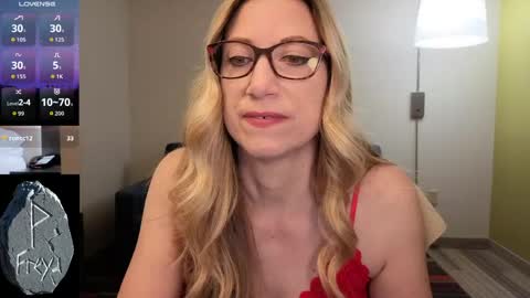 Snapshot of wynfreya chatting on 05-19-26, 11:05 Wyn online show from 05-19-26, 11:05