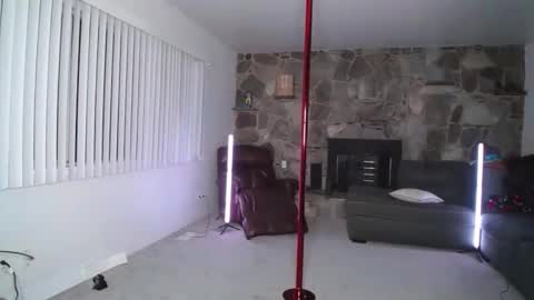 Snapshot of wytransgal chatting on 11-19-25, 02:33 WyTransGal - Aurora online show from 11-19-25, 02:33