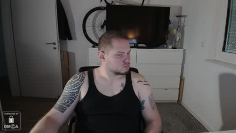 Snapshot of x19marco93x chatting on 12-08-24, 12:08 x19marco93x online show from 12-08-24, 12:08