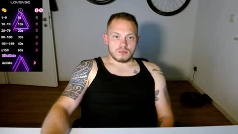 Snapshot of x19marco93x chatting on 10-14-25, 07:47 x19marco93x online show from 10-14-25, 07:47