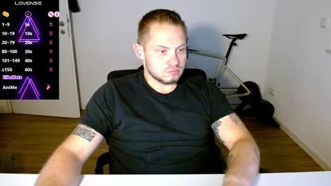 Snapshot of x19marco93x chatting on 10-29-25, 07:15 x19marco93x online show from 10-29-25, 07:15