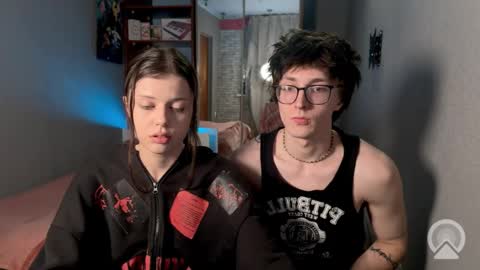 Philipp and Este online show from 01-19-26, 04:05