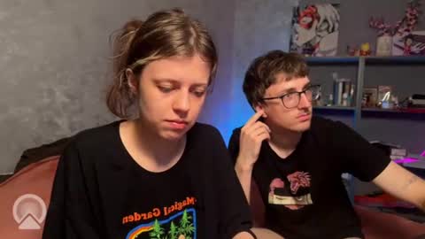 Snapshot of x_files_t chatting on 08-01-26, 01:05 Philipp and Este online show from 08-01-26, 01:05
