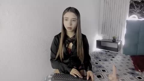 x_jules_ online show from 10-10-25, 12:31