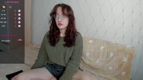 Snapshot of x_purr_agatha_x chatting on 02-24-25, 03:02 Agatha online show from 02-24-25, 03:02