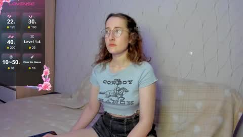 Snapshot of x_purr_agatha_x chatting on 09-22-25, 03:47 Agatha online show from 09-22-25, 03:47