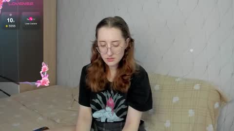 Snapshot of x_purr_agatha_x chatting on 10-05-25, 02:21 Agatha online show from 10-05-25, 02:21