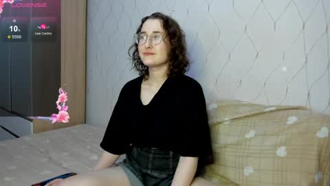 Snapshot of x_purr_agatha_x chatting on 05-19-26, 03:51 Agatha online show from 05-19-26, 03:51