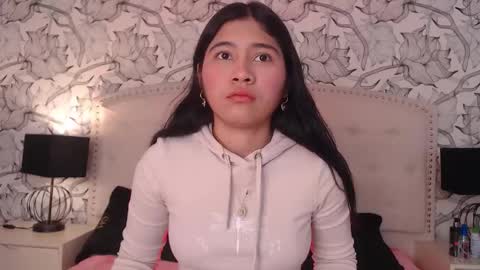 aurora  online show from 11-03-25, 03:30