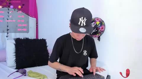 xaanderGrey online show from 10-23-25, 08:29