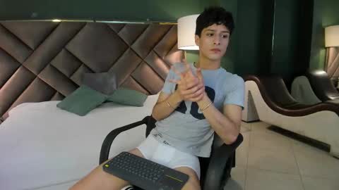 xam_collen online show from 03-05-26, 04:36