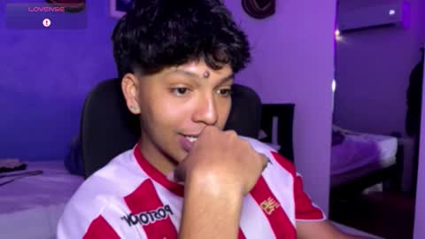 Snapshot of xander_bonnet1 chatting on 12-03-25, 04:49 Xander bonnet online show from 12-03-25, 04:49