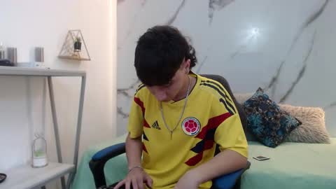 xandergrey8 online show from 04-21-26, 07:17