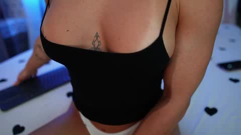 Snapshot of xandrabae chatting on 06-11-26, 12:32 Alexandra online show from 06-11-26, 12:32