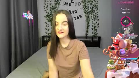 Lola online show from 10-16-25, 06:31