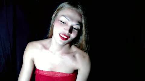 Snapshot of xangel_redx chatting on 06-19-26, 12:42 ANGEL online show from 06-19-26, 12:42