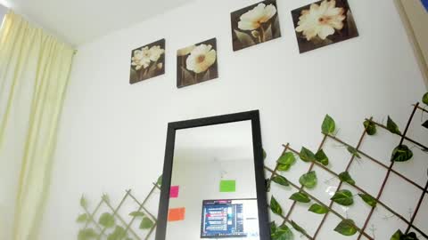       S A R A      100K followers online show from 12-27-24, 10:05