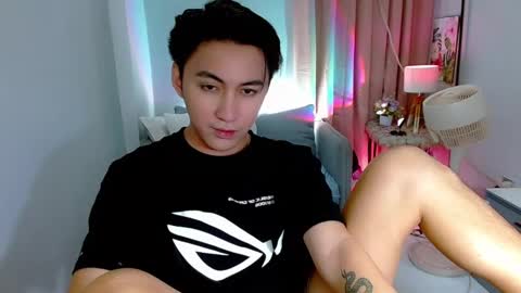 Snapshot of xasianprince4youx chatting on 12-05-24, 07:38 khris online show from 12-05-24, 07:38