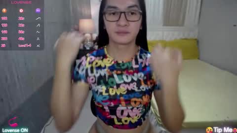 Snapshot of xasiantrnaslover chatting on 11-12-25, 10:52 xasiantrnaslover online show from 11-12-25, 10:52