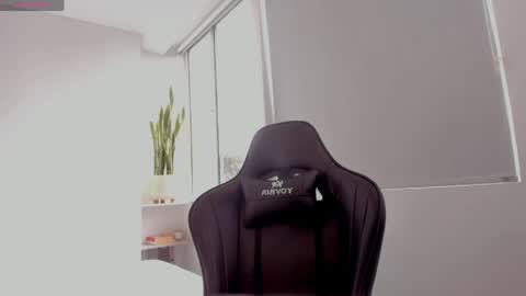 Xavier online show from 04-24-26, 01:35