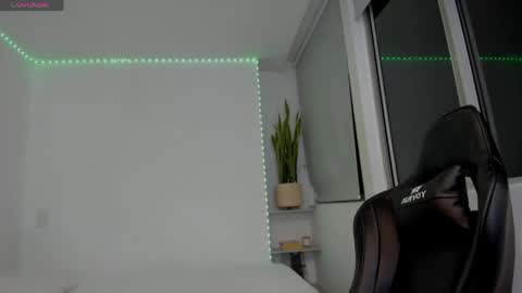 Xavier online show from 04-25-26, 02:03