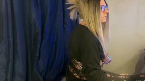 xdresserwithass online show from 12-19-25, 08:32