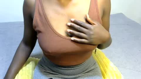 Snapshot of xeenah chatting on 07-22-26, 10:29 xeenah online show from 07-22-26, 10:29