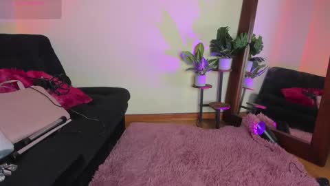 Kanae. online show from 11-18-25, 10:47