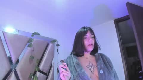 hinata  online show from 01-04-25, 01:52